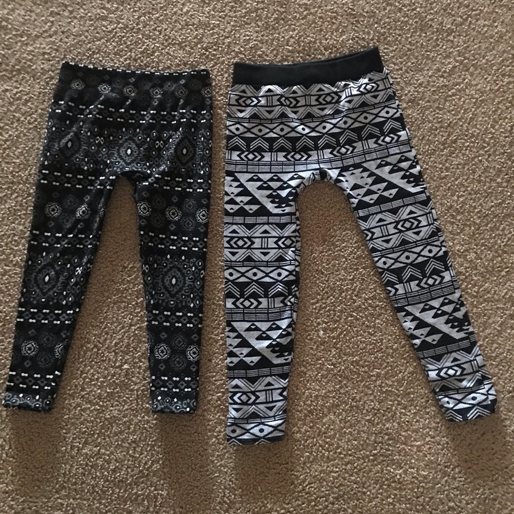 I am selling two pairs of stretchy tights